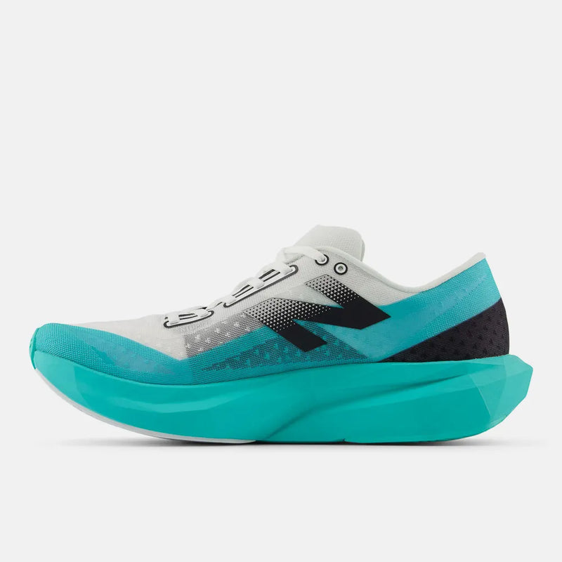 Tênis New Balance Fuelcell Rebel V4